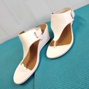 White Mountain All Dres White Slip On Wedge Sandals Elastic Straps - Size 8.5M
